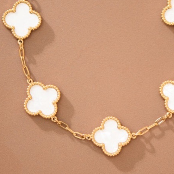 18K Clover Bracelet - White - Picture 4 of 4